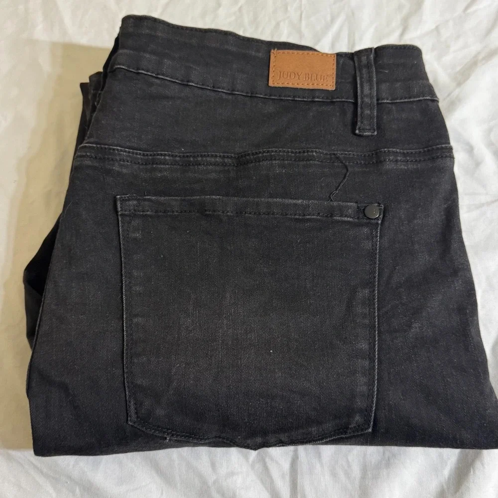 Judy Blue Crop Straight Fit 1XL Black Jeans‎
